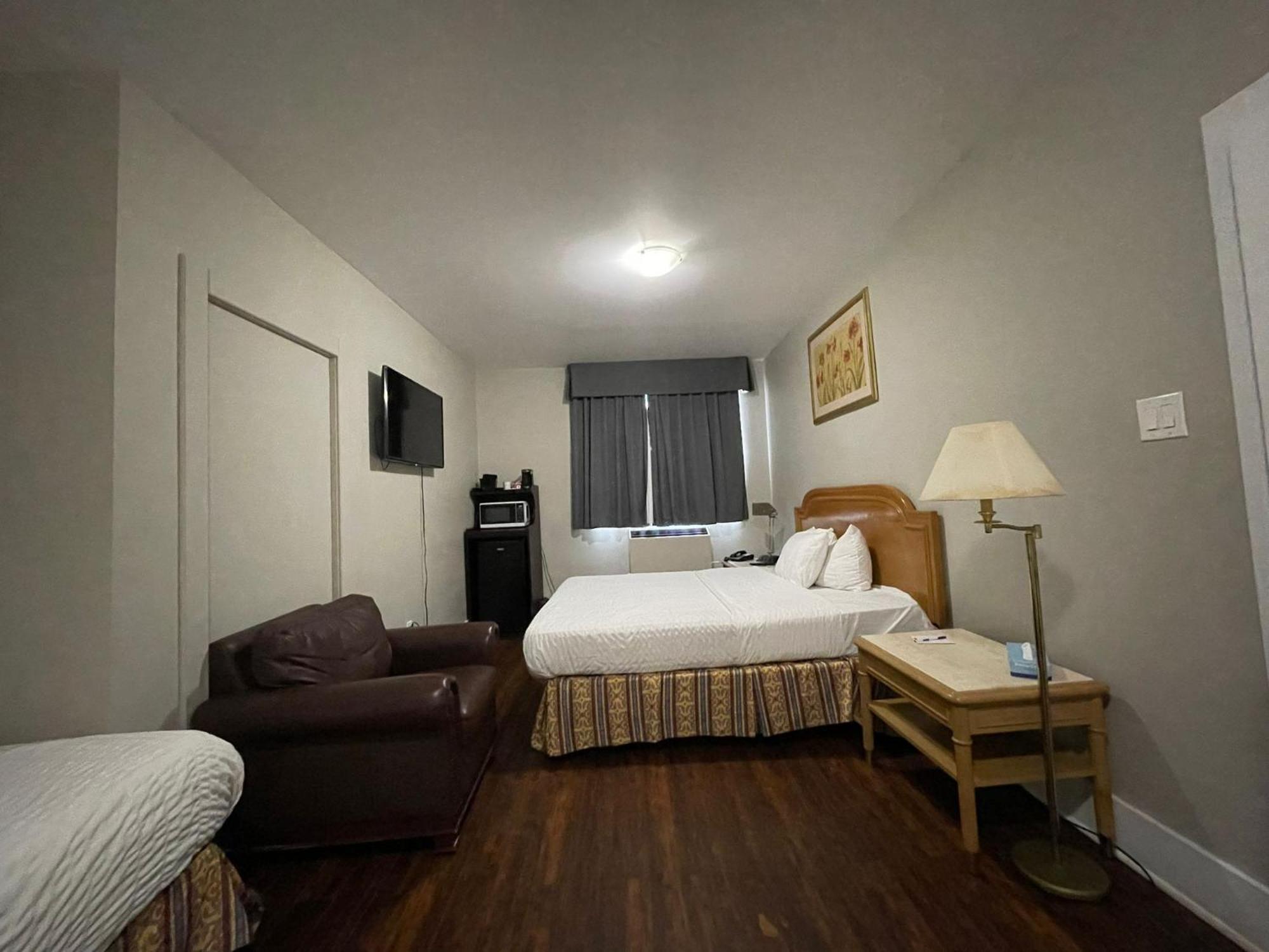 Travelodge By Wyndham London Ontario Extérieur photo