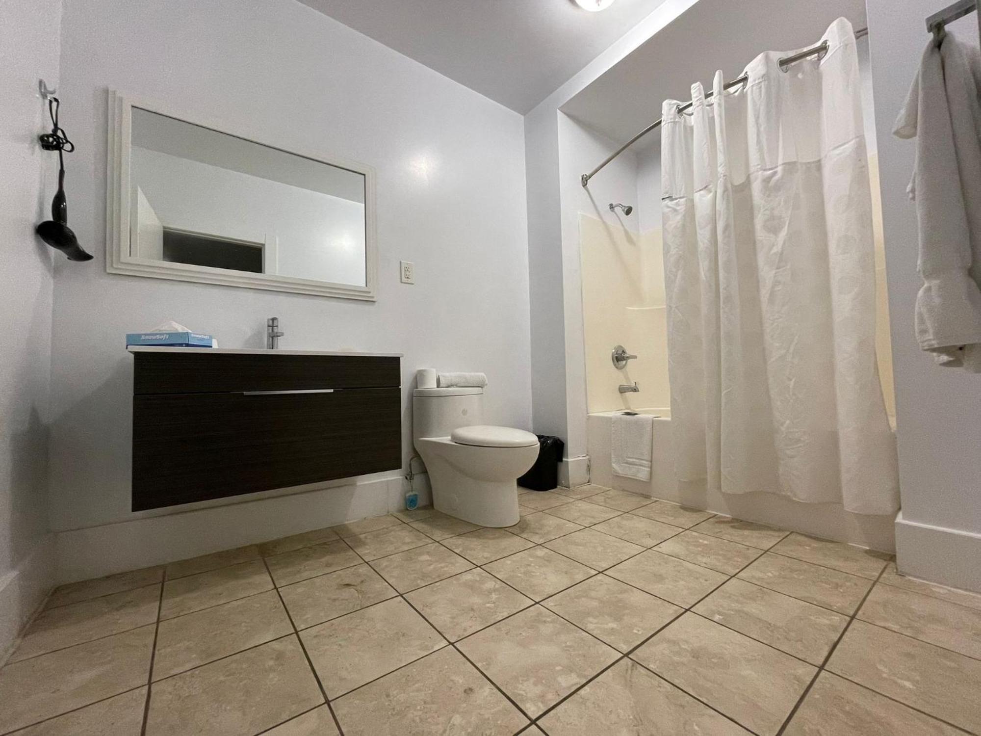 Travelodge By Wyndham London Ontario Extérieur photo